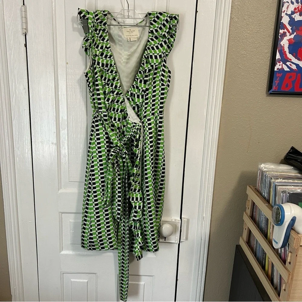 Kate Spade Aubrey Wrap Silk Geo Print Ruffle Green Black Dress Size 0 N2